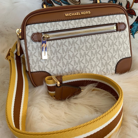 🎉New MK vanilla 2019 collection - Picture 8 of 8